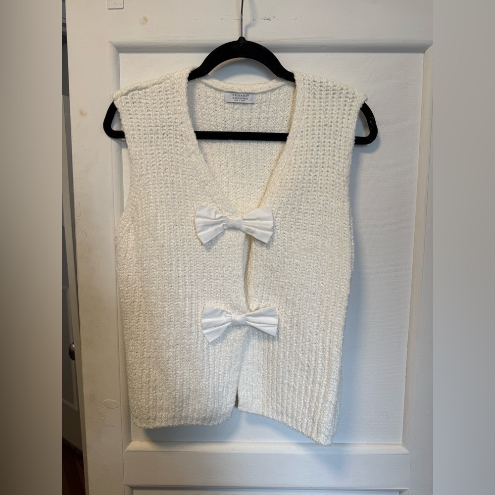 Primark White Knit Vest with Bow Accents